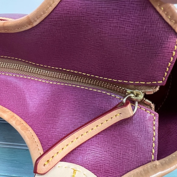 Dooney and Bourke Beautiful Tote Bag - Picture 11 of 12